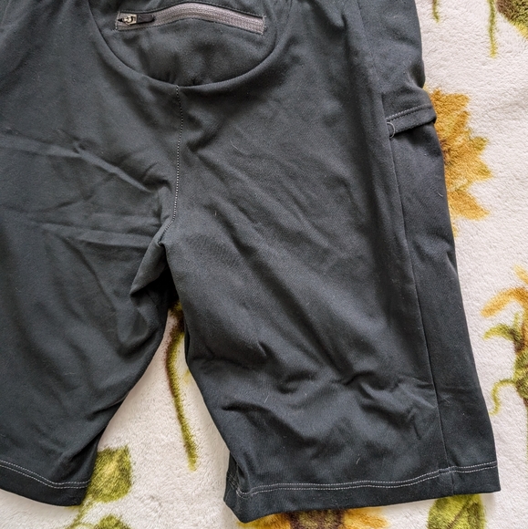 Gymshark Multi Pocket Bike Shorts - Picture 13 of 15